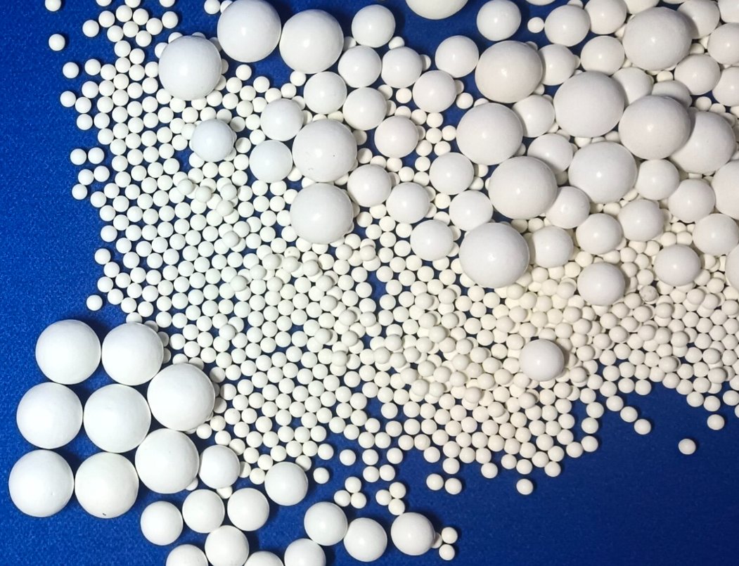 Zirconia Toughened Alumina Ceramic Balls - Wear-Resistant Ceramic Grinding Media